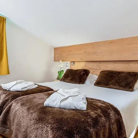 Spacieux Avec Spa, 4 Chambres, Parking, - Fr-1-810-26 Apartment *